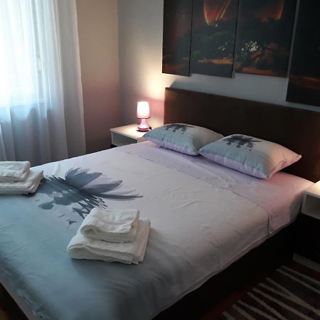Apartment Azzuro 2 Нови-Сад Экстерьер фото